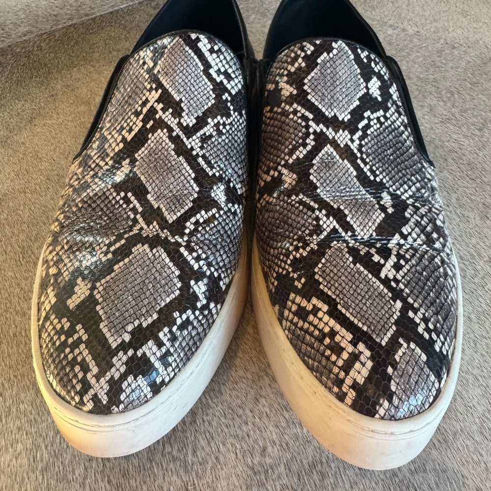Vince Women's Black Brown & Tan Snake Print Sneakers 7.5M EUC tennis shoes - Picture 8 of 9